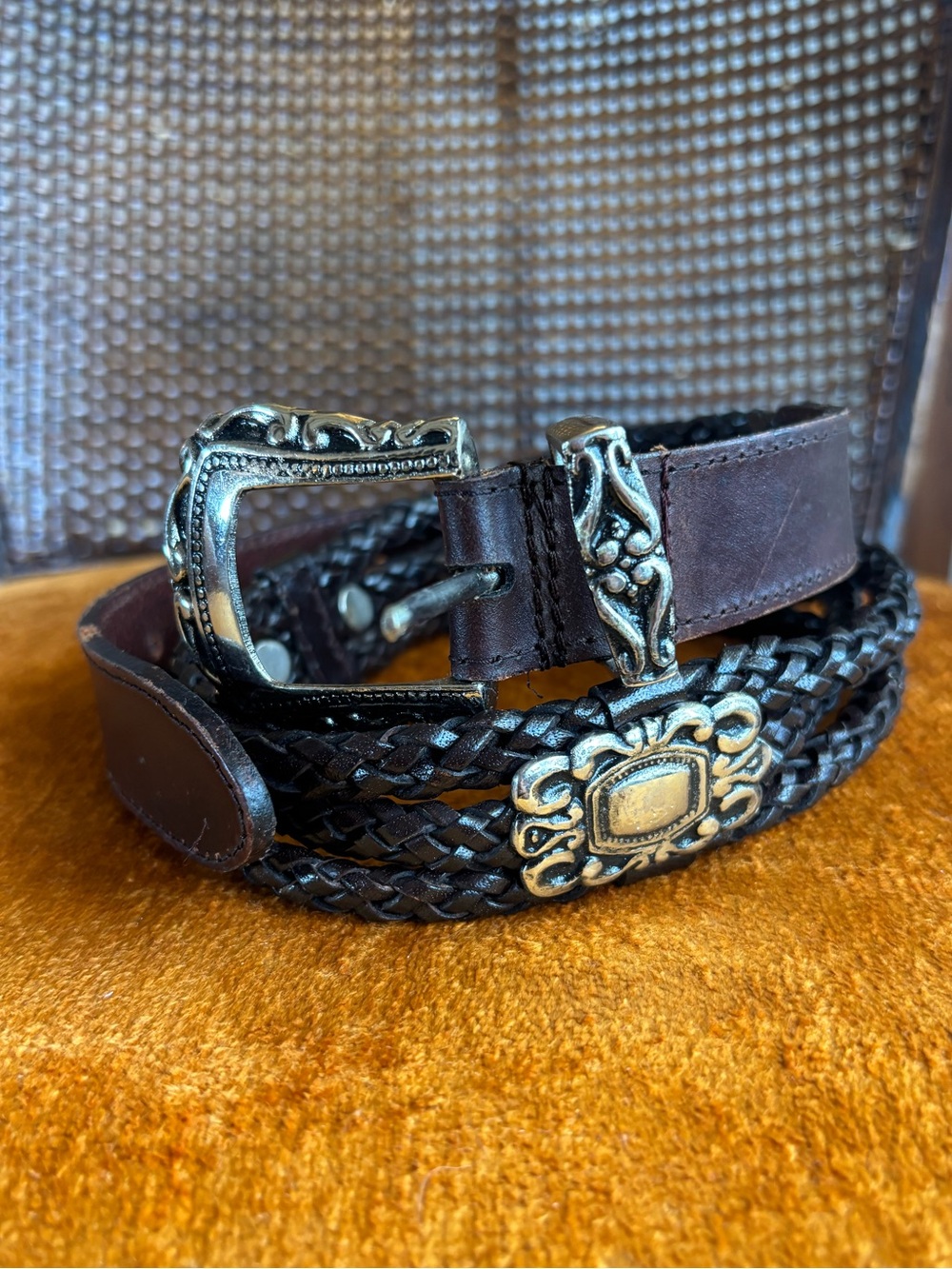 Amiee Lynn Size M Brown Leather Braided Concho Western Belt